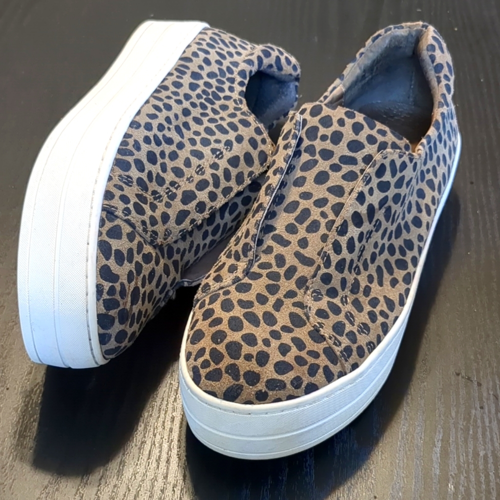 J/Slides Suede Leopard Slip On Sneaker Size 7
